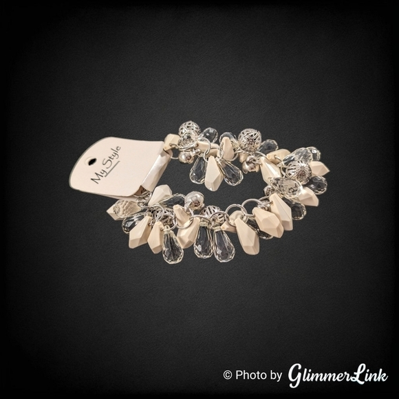 My Style White & Clear Briolette Cluster Beaded Bracelet - Picture 5 of 9